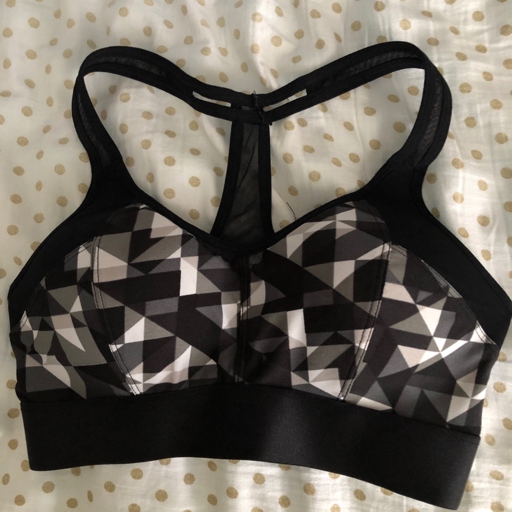 SO sports bra